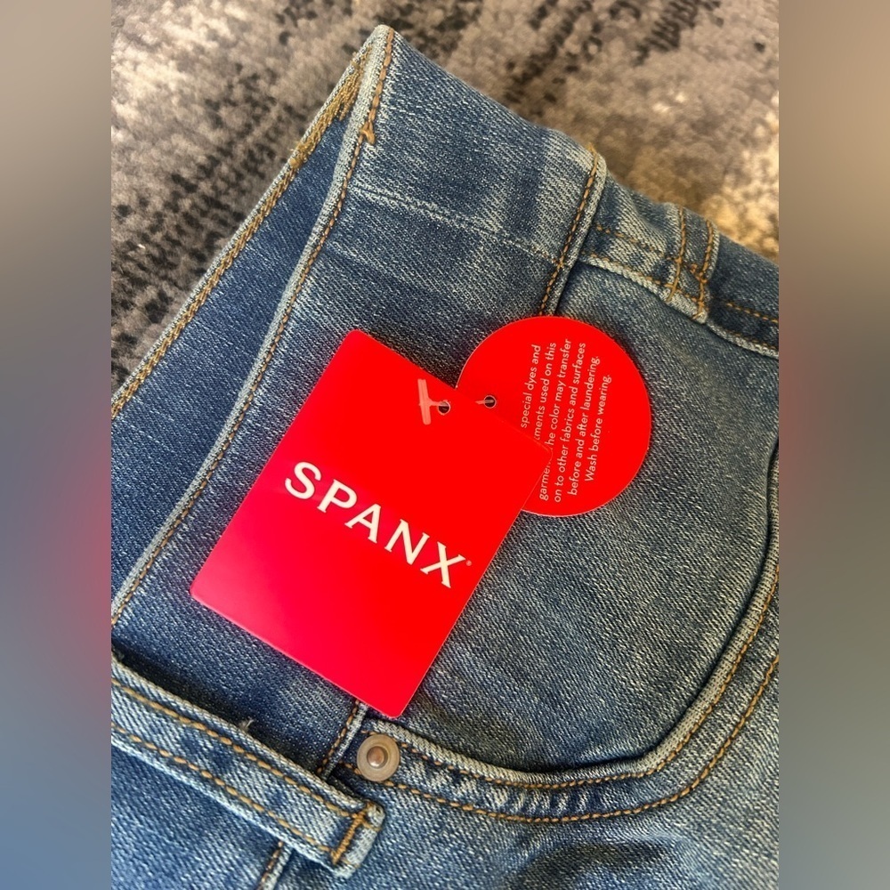 NWT SPANX Straight Leg Tummy Control Pull On Jean - Picture 6 of 9
